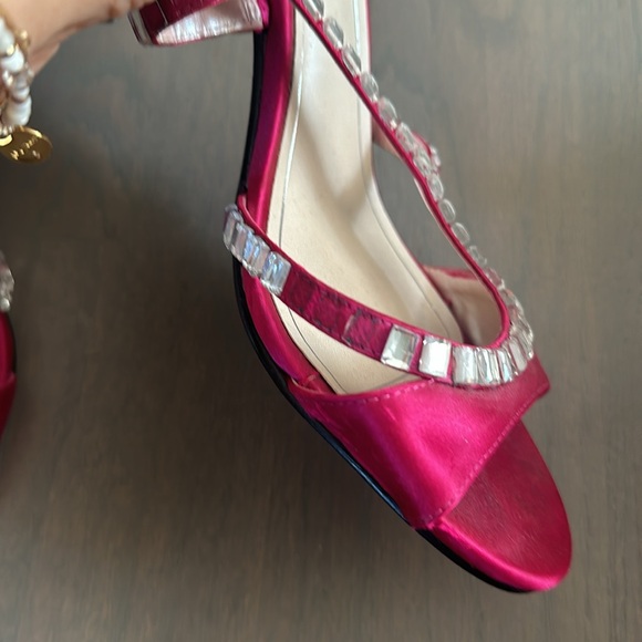Pink heels! - Picture 4 of 4